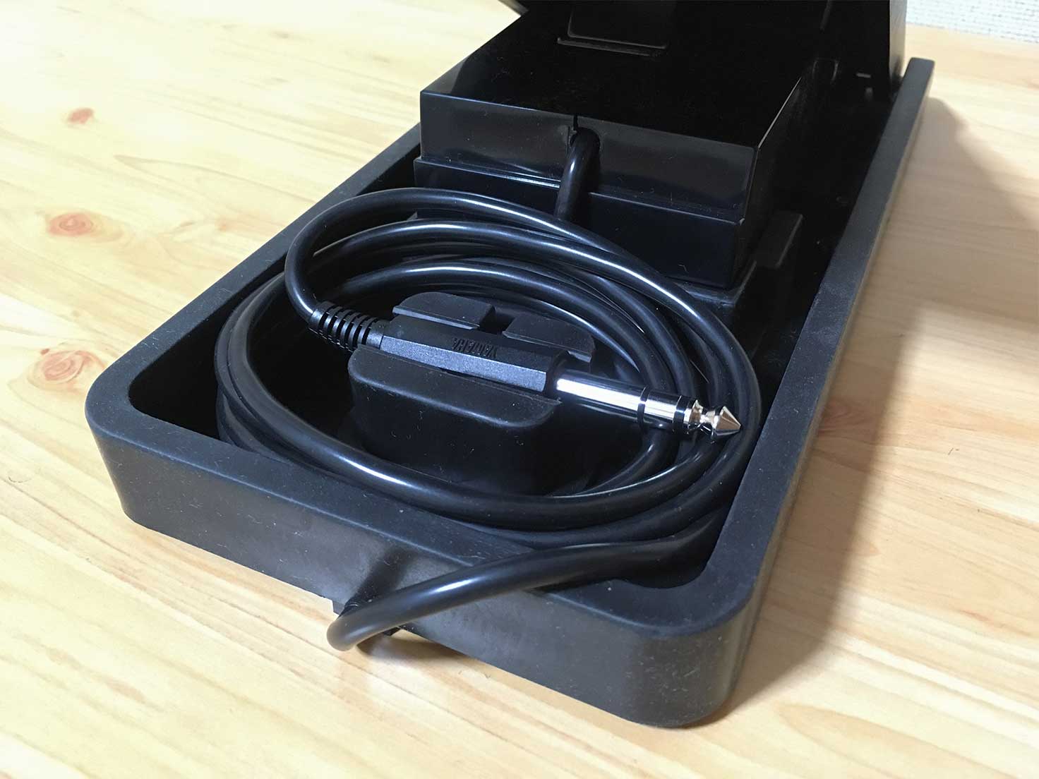 画像: 本体内にケーブルを収納したところ