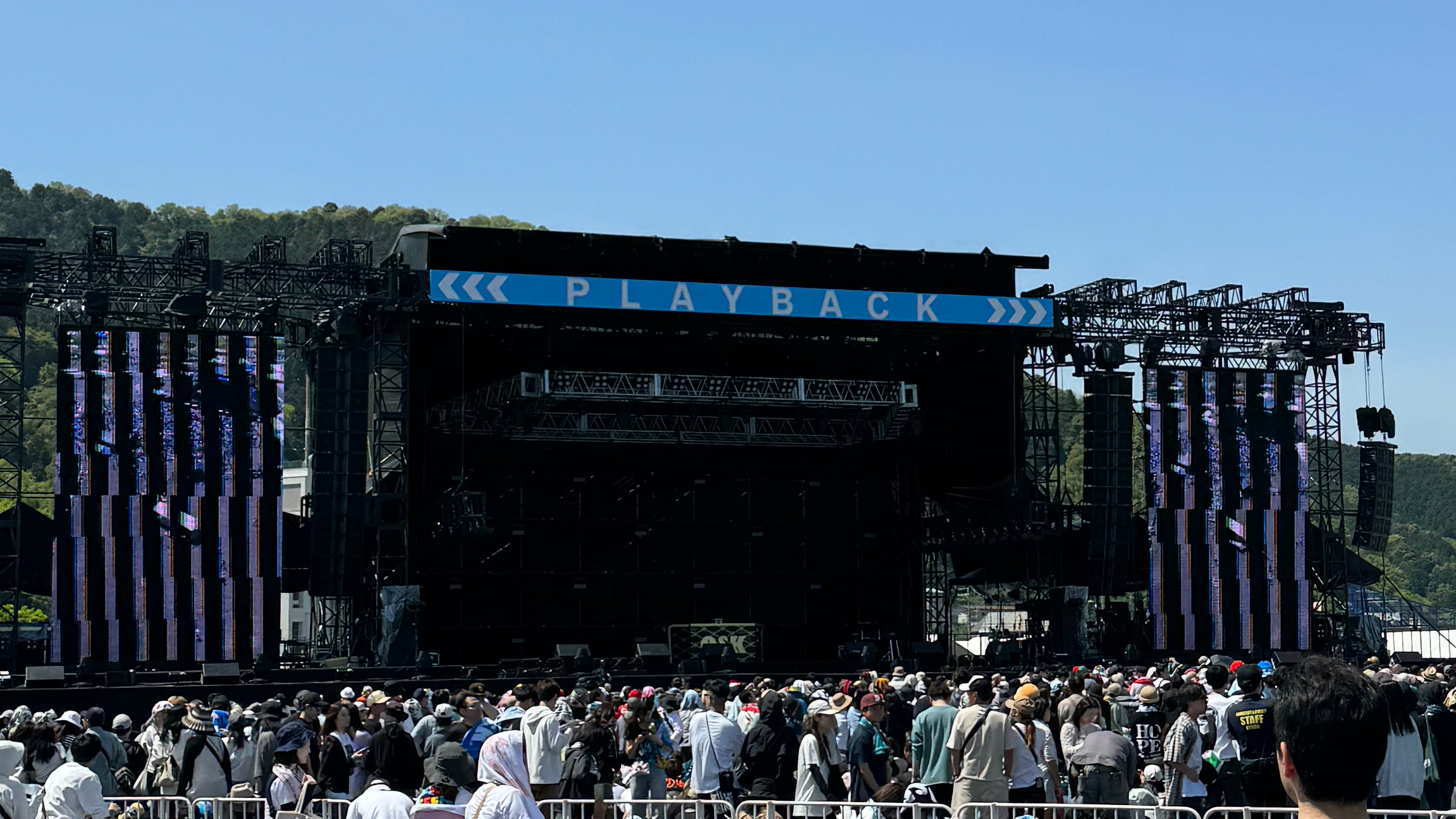 初日開場直後くらいの Harbor Stage