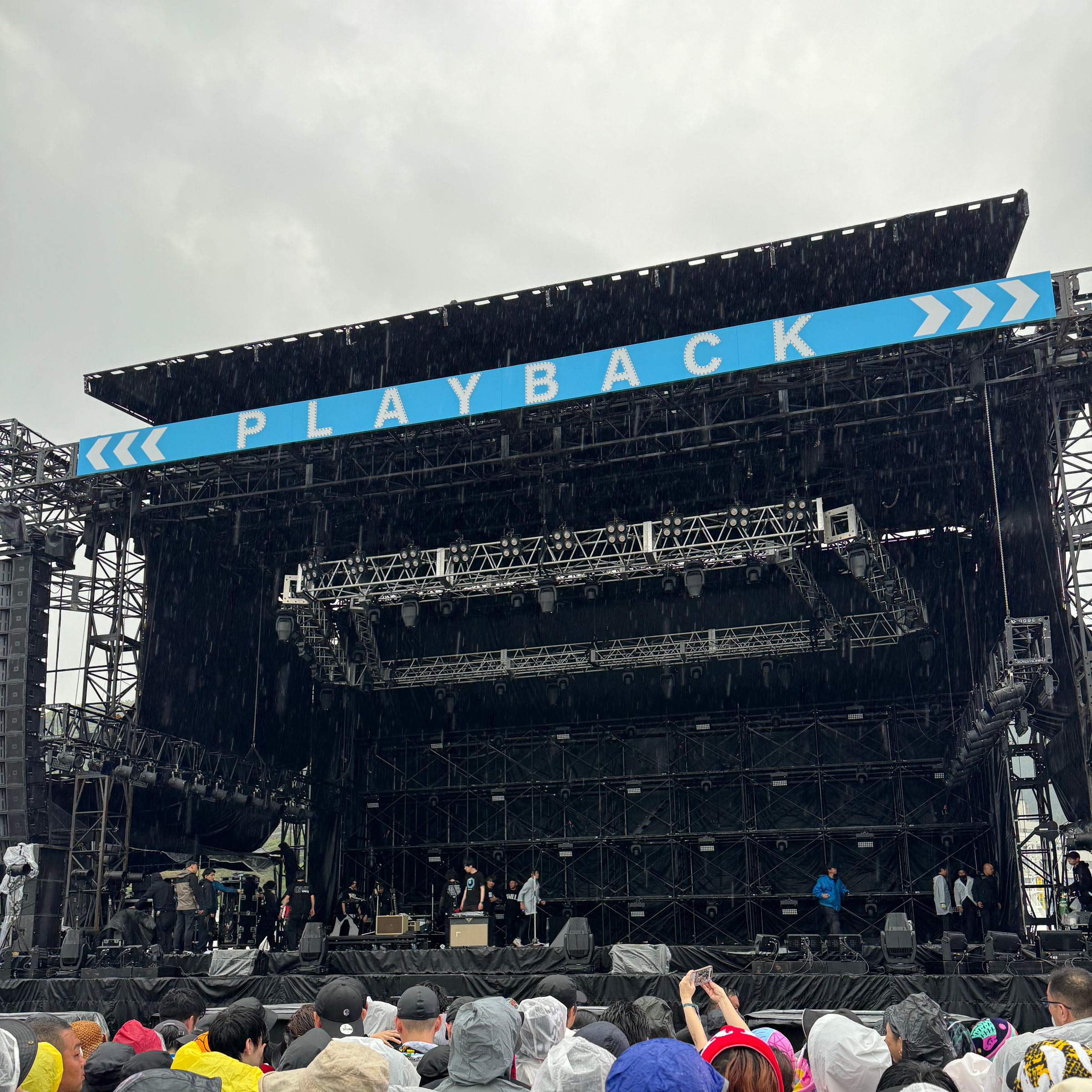 大トリ 布袋寅泰登場前の Harbor Stage